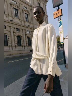 SATIN EFFECT WRAP SHIRT SIZE M